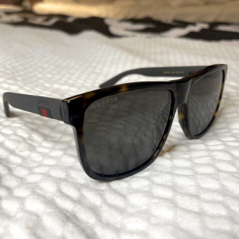 Unisex Gucci Square Sunglasses NEVER WORN 100% Authentic.